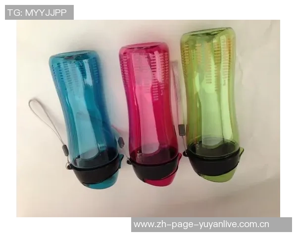 足球明星运动水杯助力运动爱好者畅享健康生活与激情赛事体验